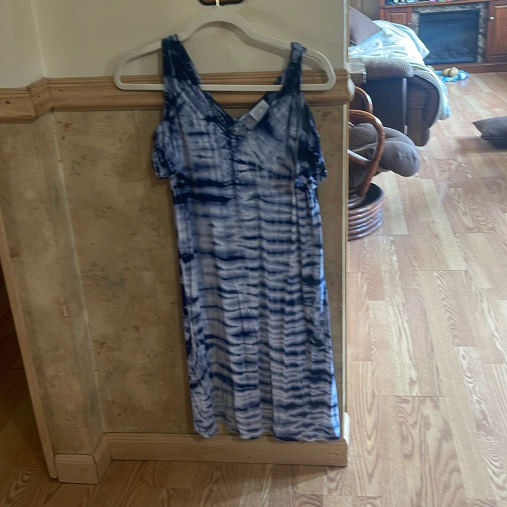 Pretty summer dress cold shoulder